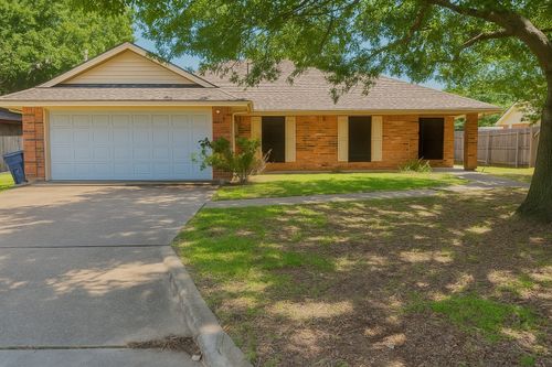 202 Modene Ave, Waxahachie, TX, 75165-4519 | Card Image