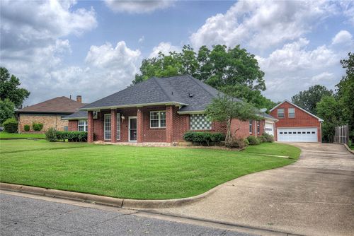 900 River Oaks Dr, Greenville, TX, 75402-4011 | Card Image