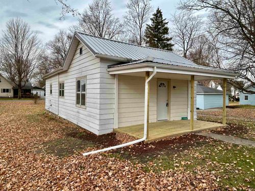 108 S Third St, Pierceton, IN, 46562-9494 | Card Image