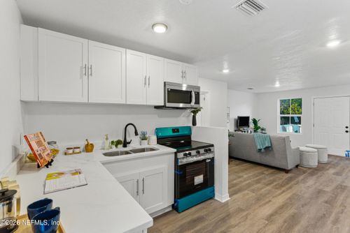 2892 Gilmore St, Jacksonville, FL, 32205-5816 | Card Image