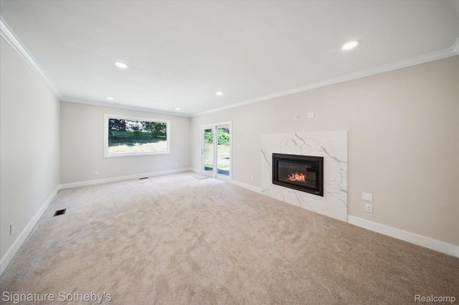 15-2200-Brenthaven-Dr-Bloomfield-Hills-MI-48304-WindowStill-28.jpg | Image 12