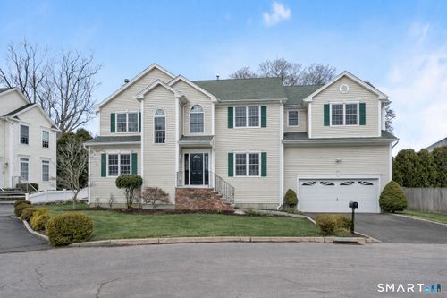 28 Michaela Cir, Fairfield, CT, 06824-6488 | Card Image