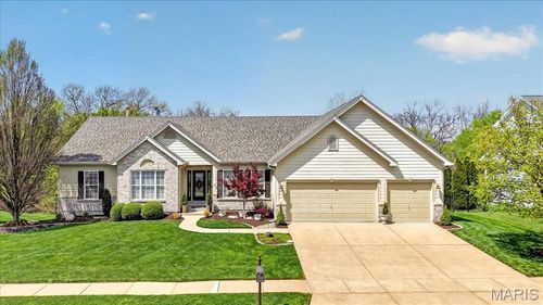 17648 Westhampton Woods Dr, Wildwood, MO, 63005-6332 | Card Image