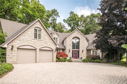 66B South St W, Dundas, ON, L9H4C6 | Card Image