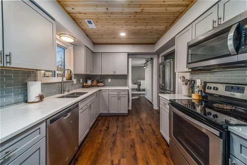 902 Nw K St, Bentonville, AR, 72712-4523 | Card Image