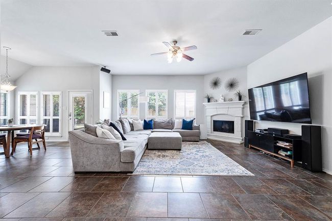 2313 Lilac Breeze Ln, House other with 4 bedrooms, 2 bathrooms and 3 parking in Pearland TX | Image 11