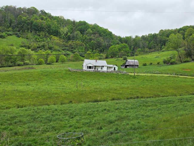 1052 Shippys Branch Rd, House other with 2 bedrooms, 1 bathrooms and null parking in Mouth of Wilson VA | Image 5