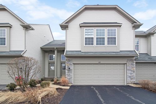 409 Metropolitan St, Aurora, IL, 60502-8935 | Card Image