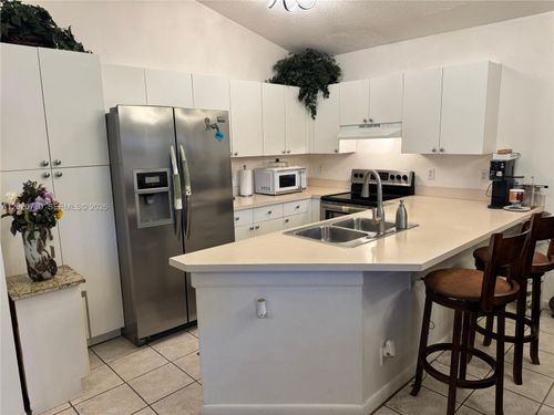 2330 Sw 80th Ter, Miramar, FL, 33025-2211 | Card Image