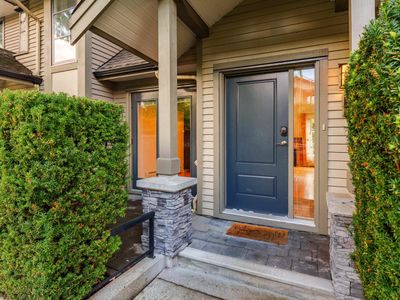 3 - 3150 Sunnyhurst Rd, Townhouse with 3 bedrooms, 2 bathrooms and 2 parking in North Vancouver BC | Image 3