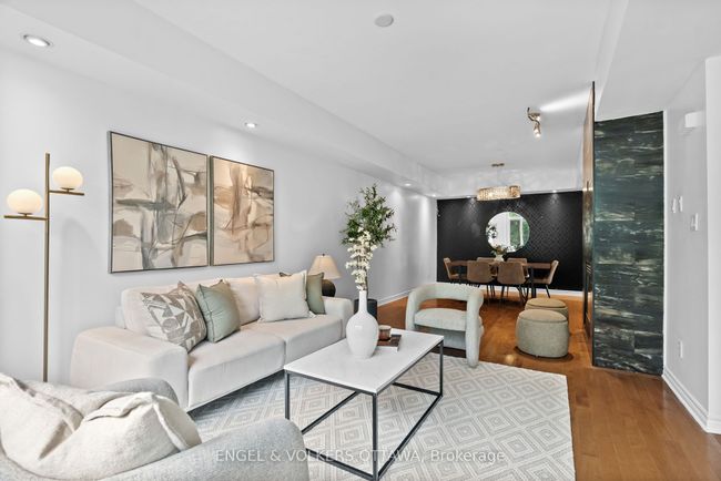 182 Meandering Brook Dr, House attached with 4 bedrooms, 4 bathrooms and 2 parking in Gloucester ON | Image 9