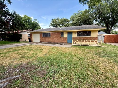 308 Simmons Dr, Hurst, TX, 76053-6531 | Card Image