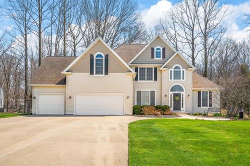 2755 Southfork Dr, Stevensville, MI, 49127-9220 | Card Image