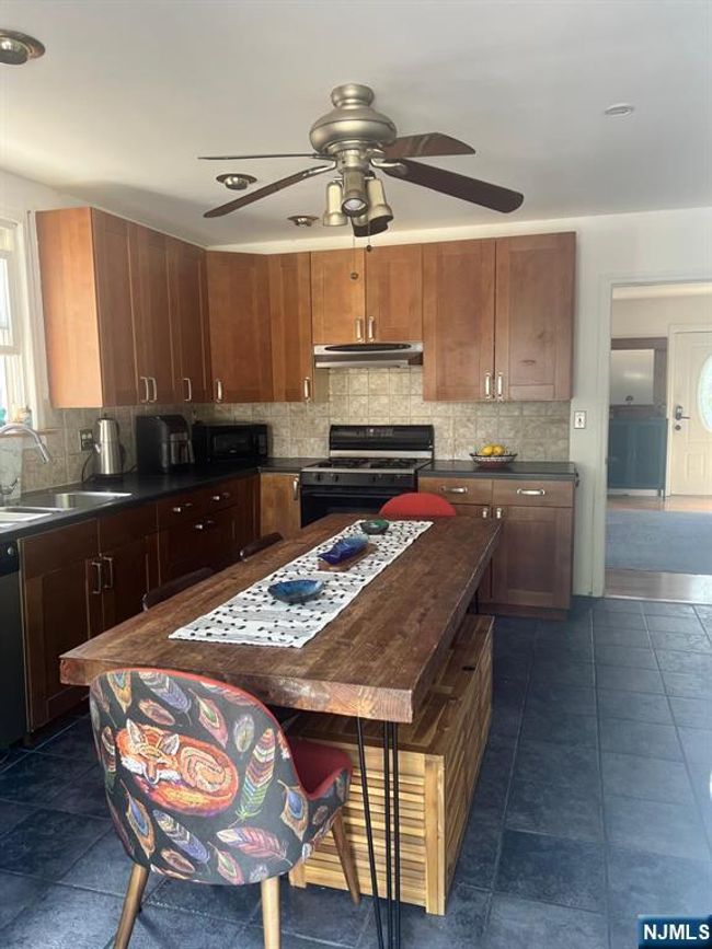 1637 Broad St, House other with 3 bedrooms, 2 bathrooms and null parking in Bloomfield NJ | Image 44