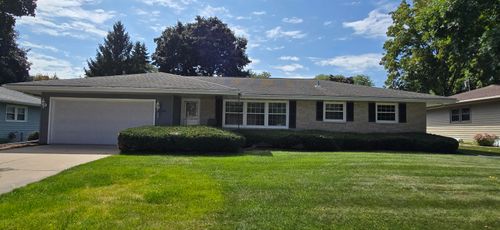 604 4th Street, Waunakee, WI, 53597-1222 | Card Image