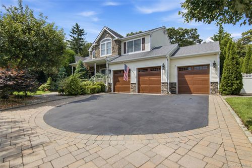 6 Hayloft Ct, Smithtown, NY, 11787-4766 | Card Image