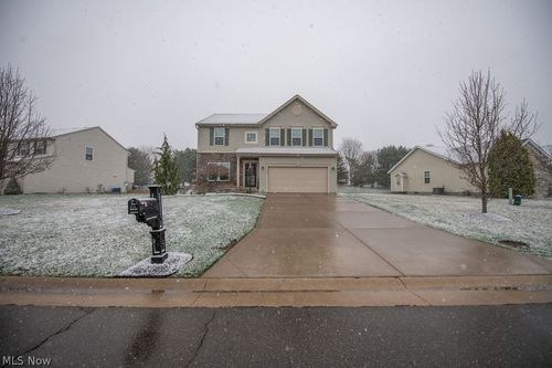 7674 Knollridge Ave Ne, Canton, OH, 44721-2228 | Card Image