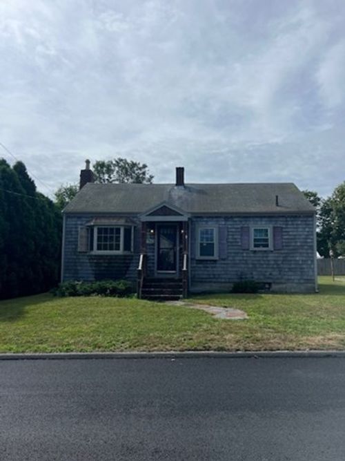35 Seaview Ave, Fairhaven, MA, 02719-2315 | Card Image