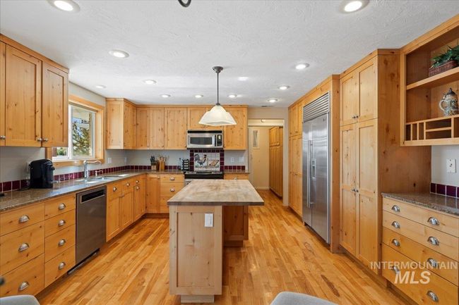 2303 N Locust Grove Rd, House other with 5 bedrooms, 4 bathrooms and 2 parking in Kuna ID | Image 7