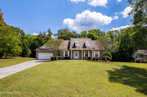 1812 Crazy Horse Dr, Maryville, TN, 37801-3676 | Card Image