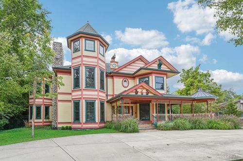 6022 S Peck Ave, La Grange Highlands, IL, 60525-3823 | Card Image