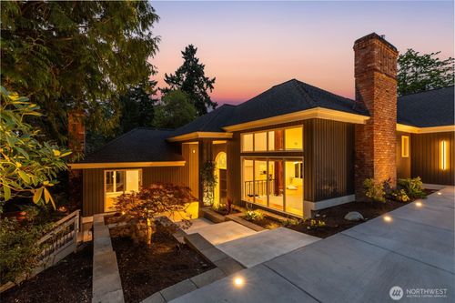 8402 Se 53rd Pl, Mercer Island, WA, 98040-4641 | Card Image