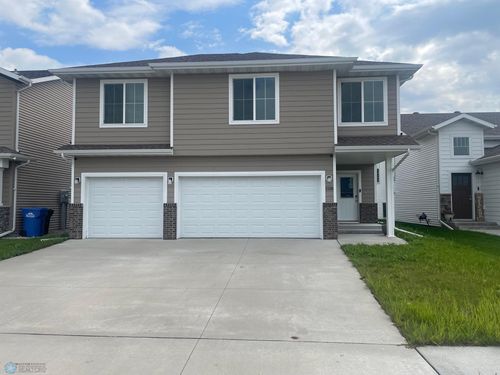 1558 68th Ave S, Fargo, ND, 58104-3005 | Card Image