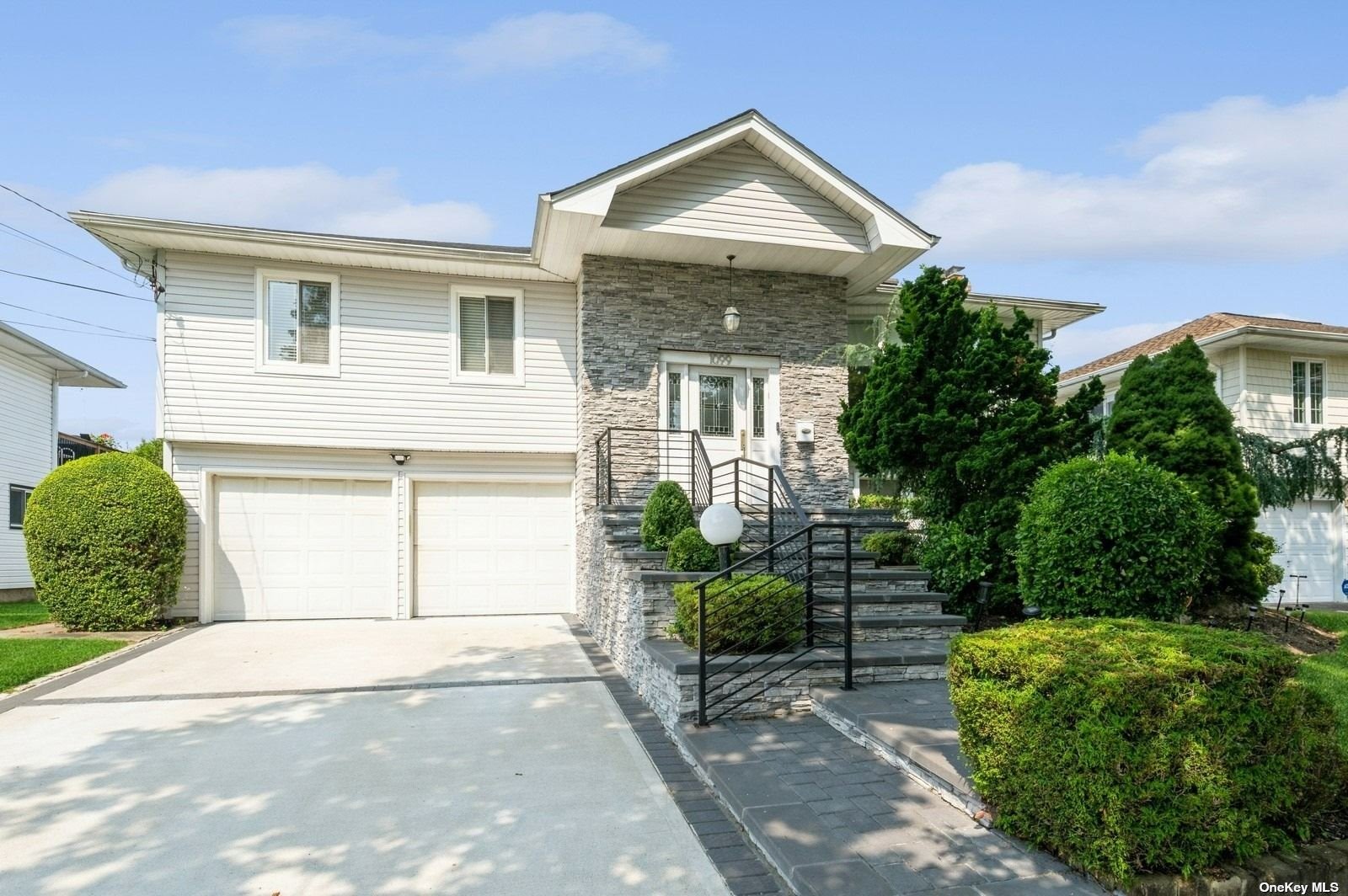 Fordham Ln, Woodmere, NY 11598