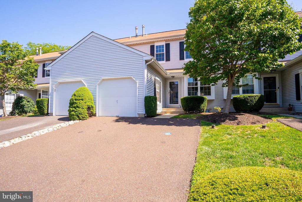 Linksman Ln, Warrington, PA 18976