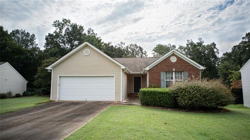 5437 Evergreen Forest Ct, Flowery Branch, GA, 30542-5736 | Card Image