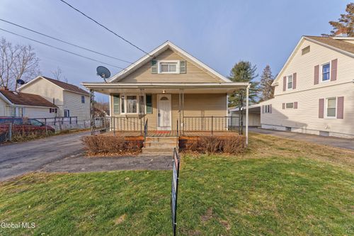 3760 Albany St, Schenectady, NY, 12304-4284 | Card Image