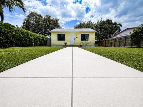 2330 Scott St, Hollywood, FL, 33020-2313 | Card Image