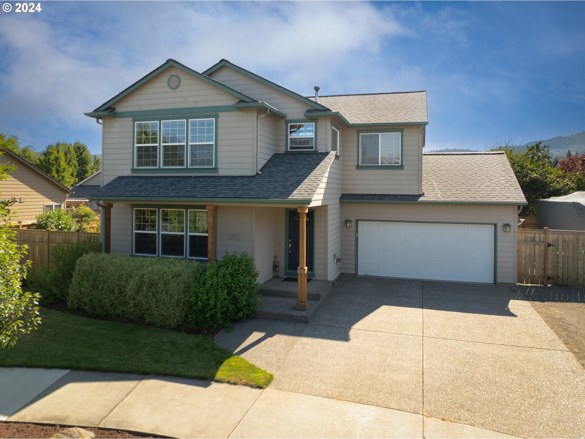 7th Ct, Hood River, OR 97031