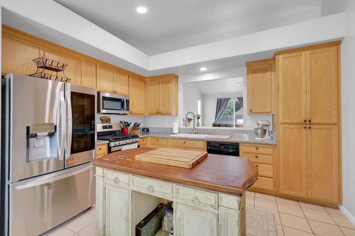 649 Falling Rock Ct, Yuba City, CA, 95991-8338 | Card Image