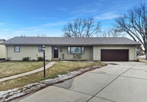 102 Linda Ln, ABERDEEN, SD, 57401-4803 | Card Image