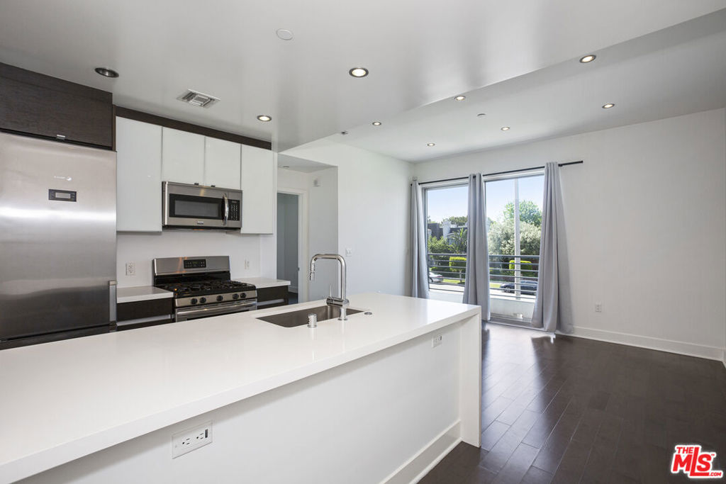 Residential in Playa Del Rey 3