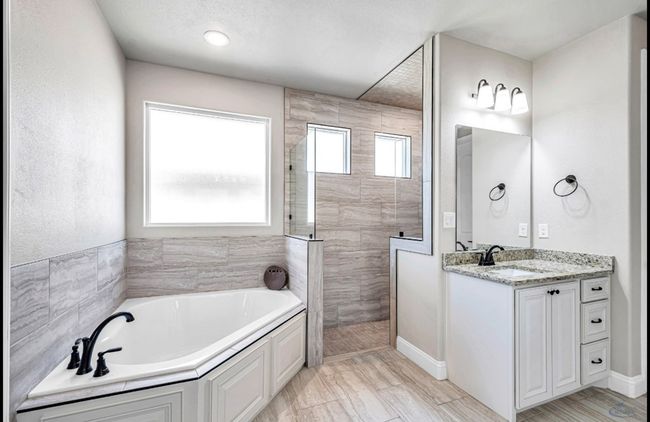 313 Peregrine Hill Cir, House other with 4 bedrooms, 4 bathrooms and 2 parking in Midland TX | Image 13