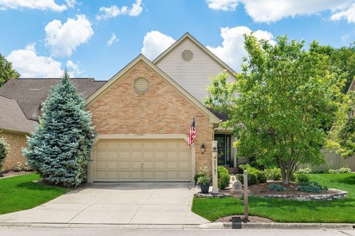 2147 Partlow Dr, Columbus, OH, 43220-2928 | Card Image