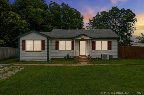 1011 Wesley Dr, Broken Arrow, OK, 74012-4215 | Card Image