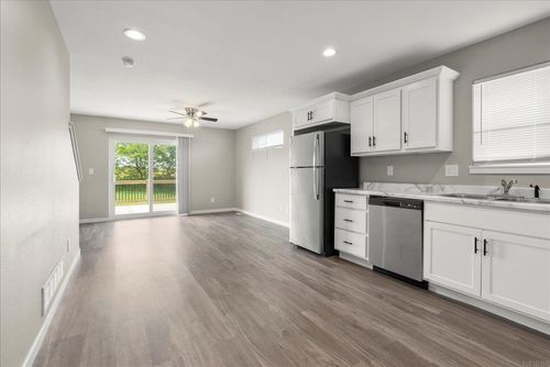 4242 S Mourning Dove Drive, Waterloo, IA, 50702 | Card Image