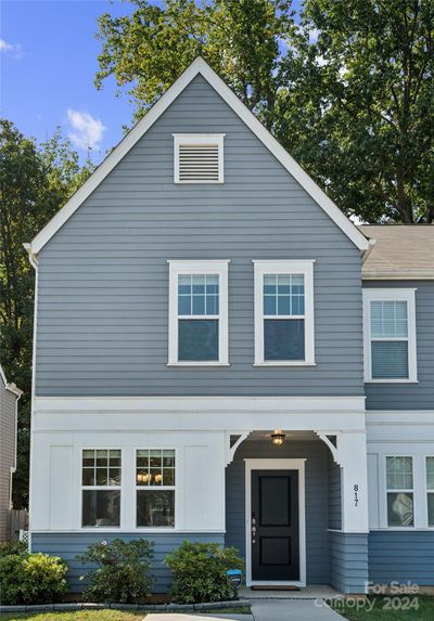 817 Mc Arthur Avenue, Townhouse with 3 bedrooms, 2 bathrooms and null parking in Charlotte NC | Image 1