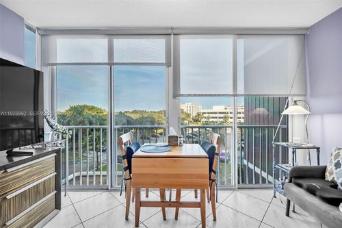 apt-409-3850 Washington St, Hollywood, FL, 33021-7354 | Card Image