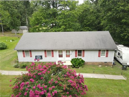 652 Glendale Dr, Asheboro, NC, 27205-7200 | Card Image
