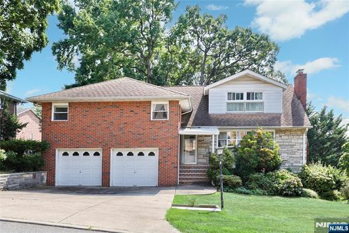 44 New St, Englewood Cliffs, NJ, 07632-2927 | Card Image