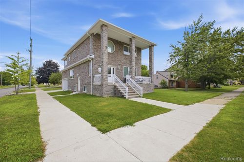26122 Hass St, Dearborn Heights, MI, 48127-2951 | Card Image