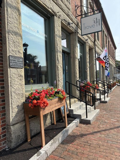36 E Main Street, Searsport, ME, 04974 | Card Image