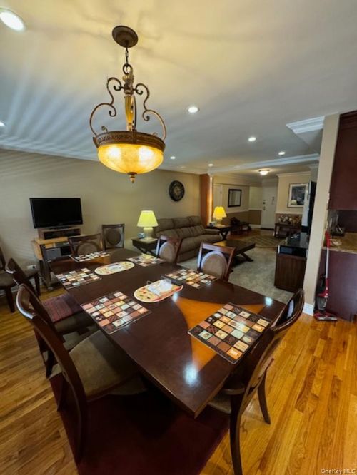 2g-151-20 88th St, Howard Beach, NY, 11414-2002 | Card Image