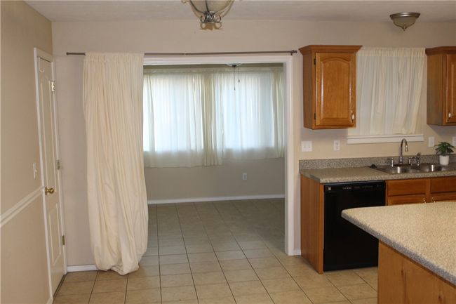 UNIT-5 - 1615 N Spring Rd, Condo with 3 bedrooms, 2 bathrooms and null parking in Harrison AR | Image 7