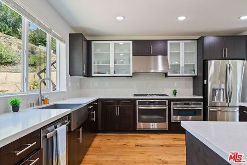 2780 Wright Ln, Los Angeles, CA, 90068 | Card Image