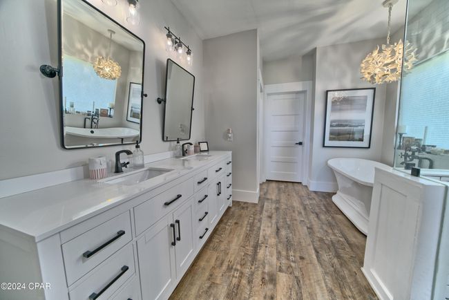 700 E 2 Nd St, House other with 4 bedrooms, 4 bathrooms and null parking in Lynn Haven FL | Image 38